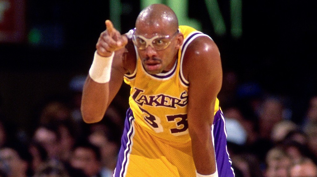 140404145926-kareem-abdul-jabbar-pointing.1200x672