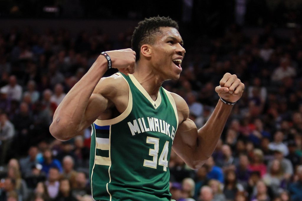 giannis flexes