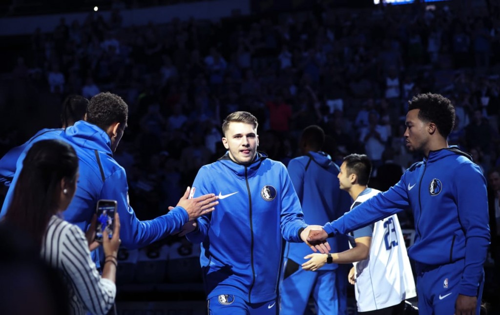 luka-doncic-intro-mavs-knicks-2018
