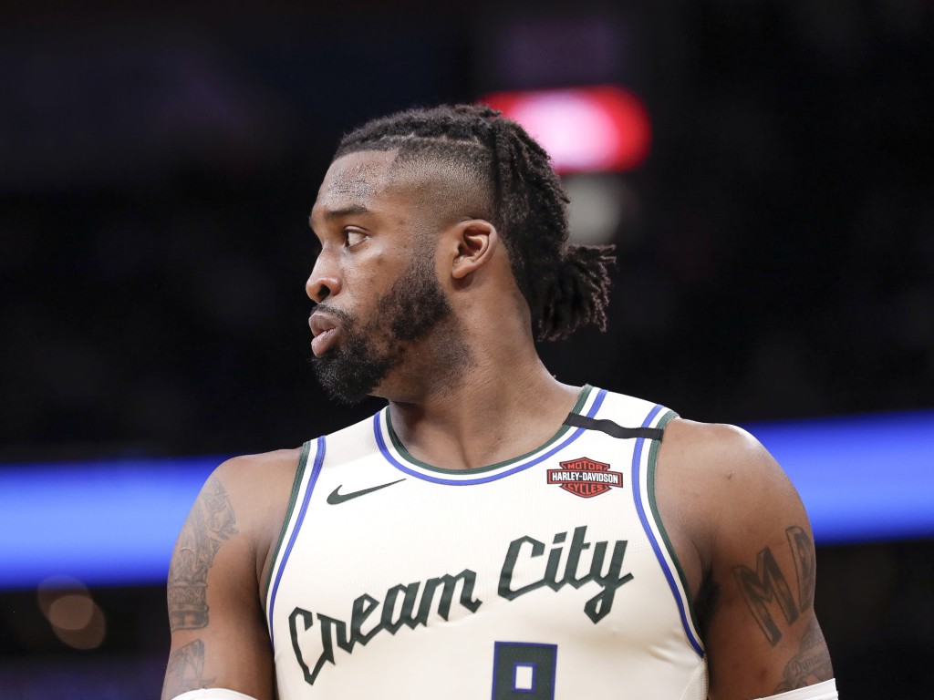 (via Behind the Buck Pass)