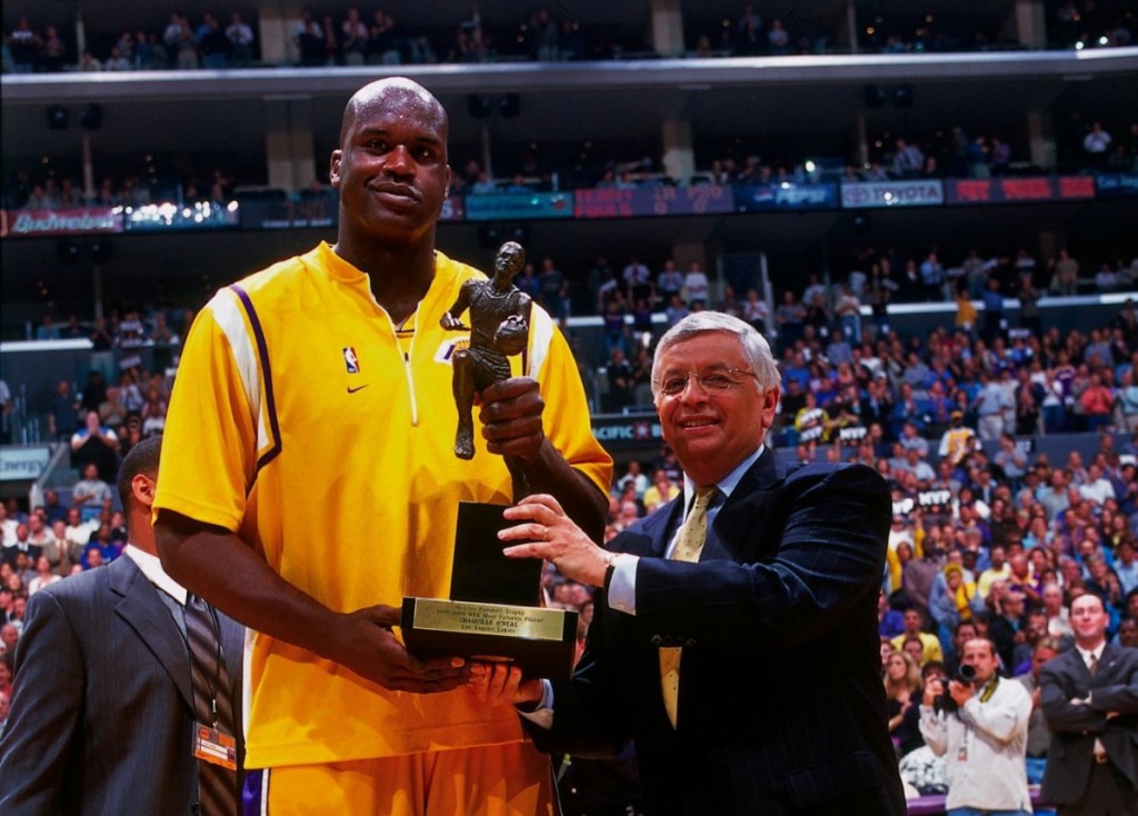 Shaq O'Neal 2000 MVP Award