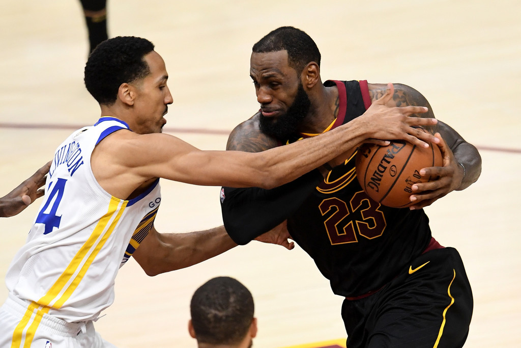 Shaun Livingston vs. LeBron James
