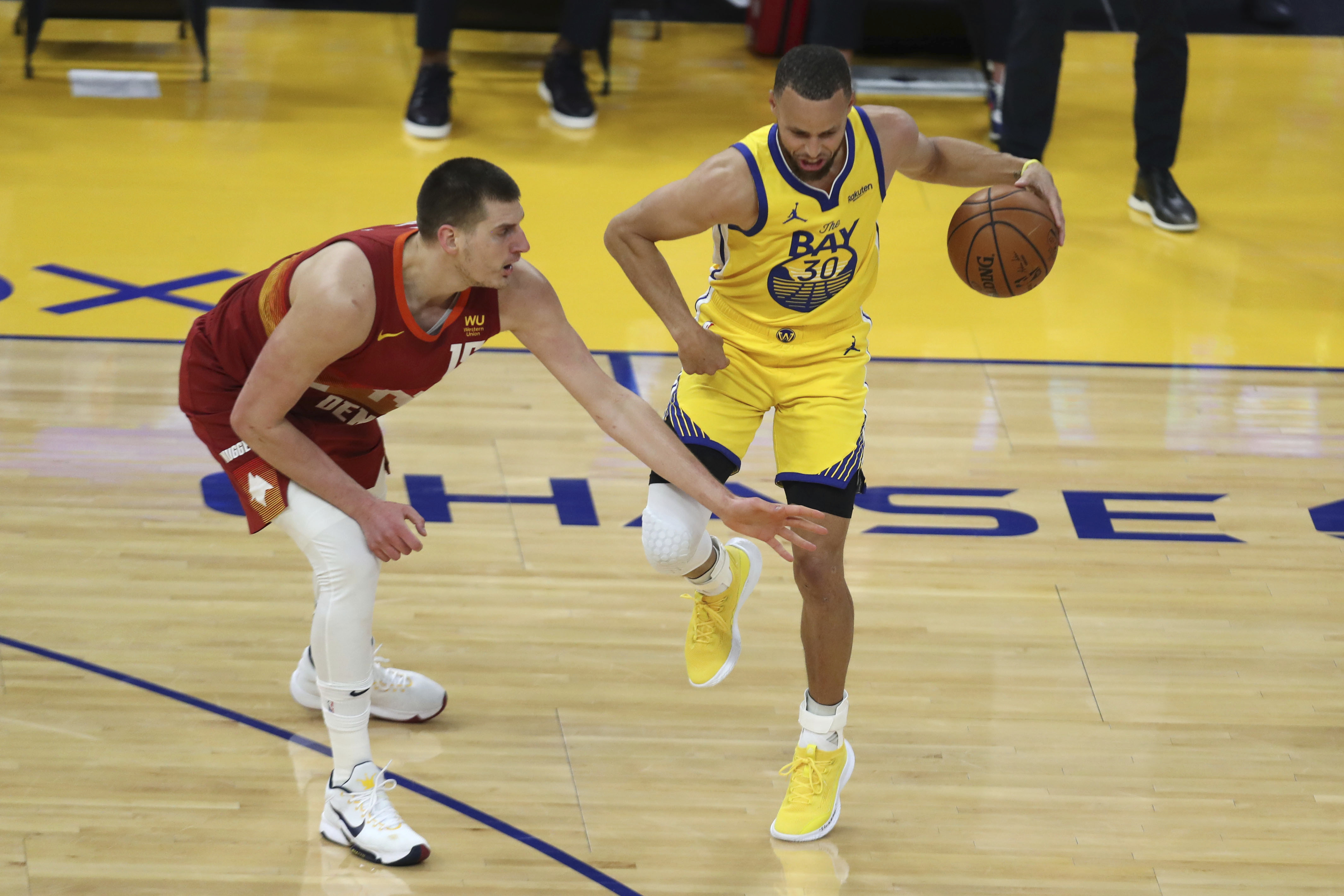Stephen Curry vs. Nikola Jokic