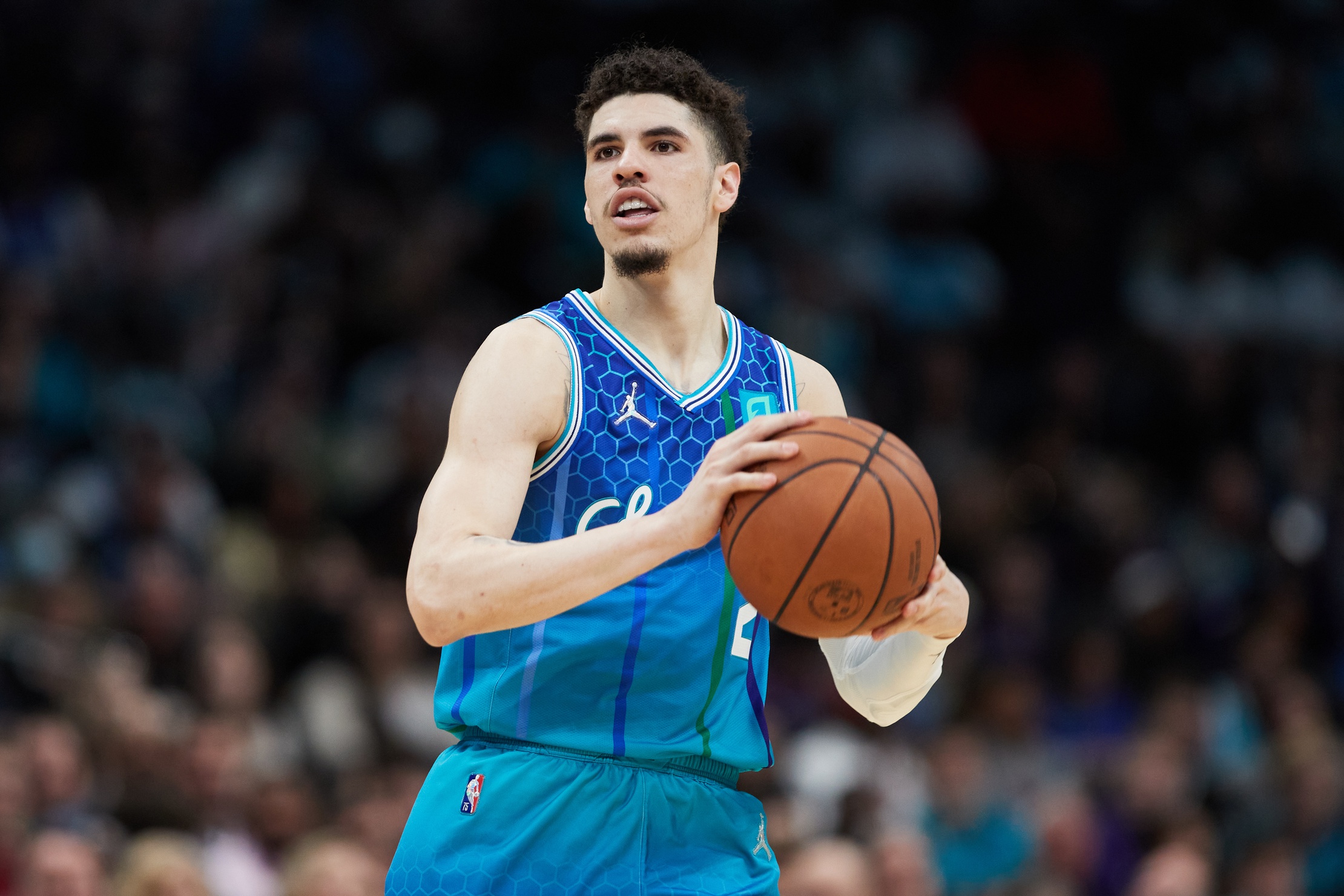 Hornets Fan That Snubbed Michael Jordan For LaMelo Ball Finally Gets To Meet LaMelo