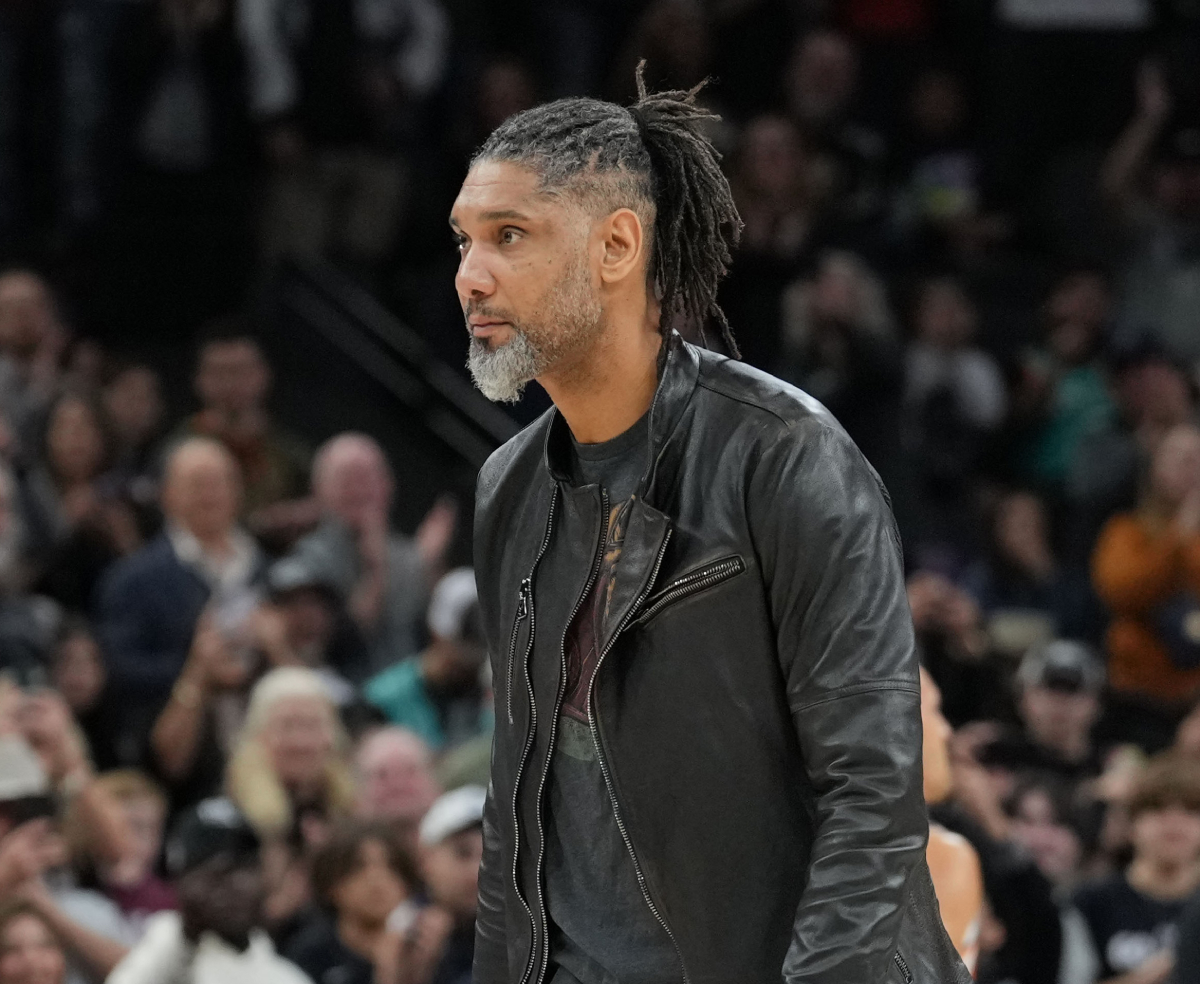 Tim Duncan Shows Up At The Spurs Game And NBA Fans Are Delighted