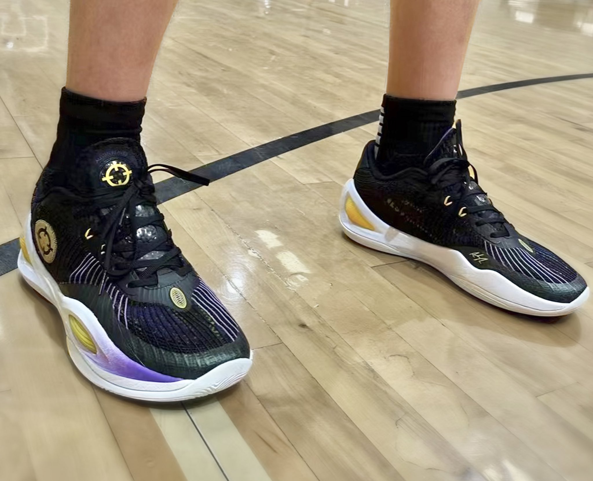 Austin Reaves' sneakers 2