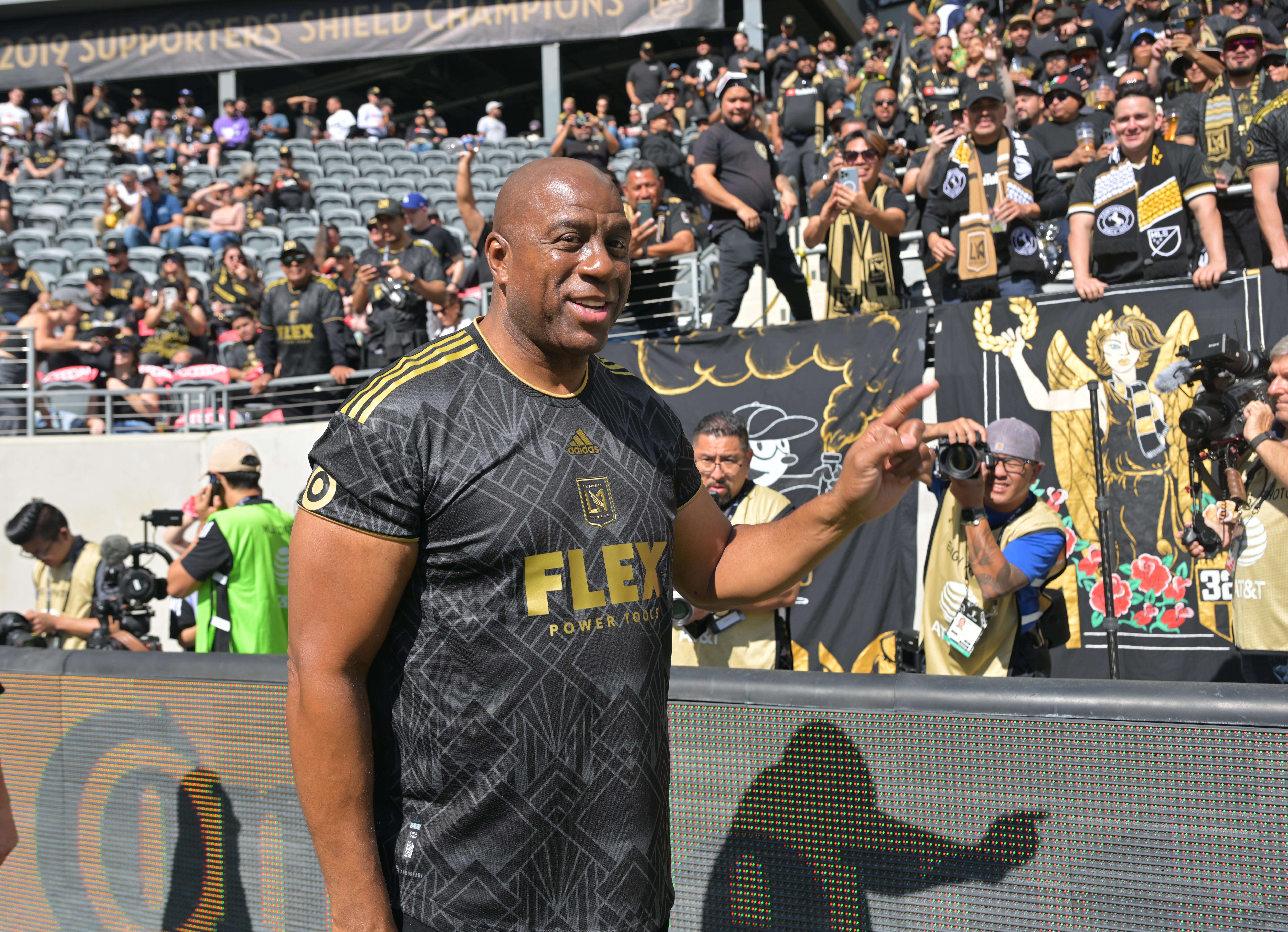 Magic Johnson Names Only Two Players Who Could Have Played In Both NBA And NFL