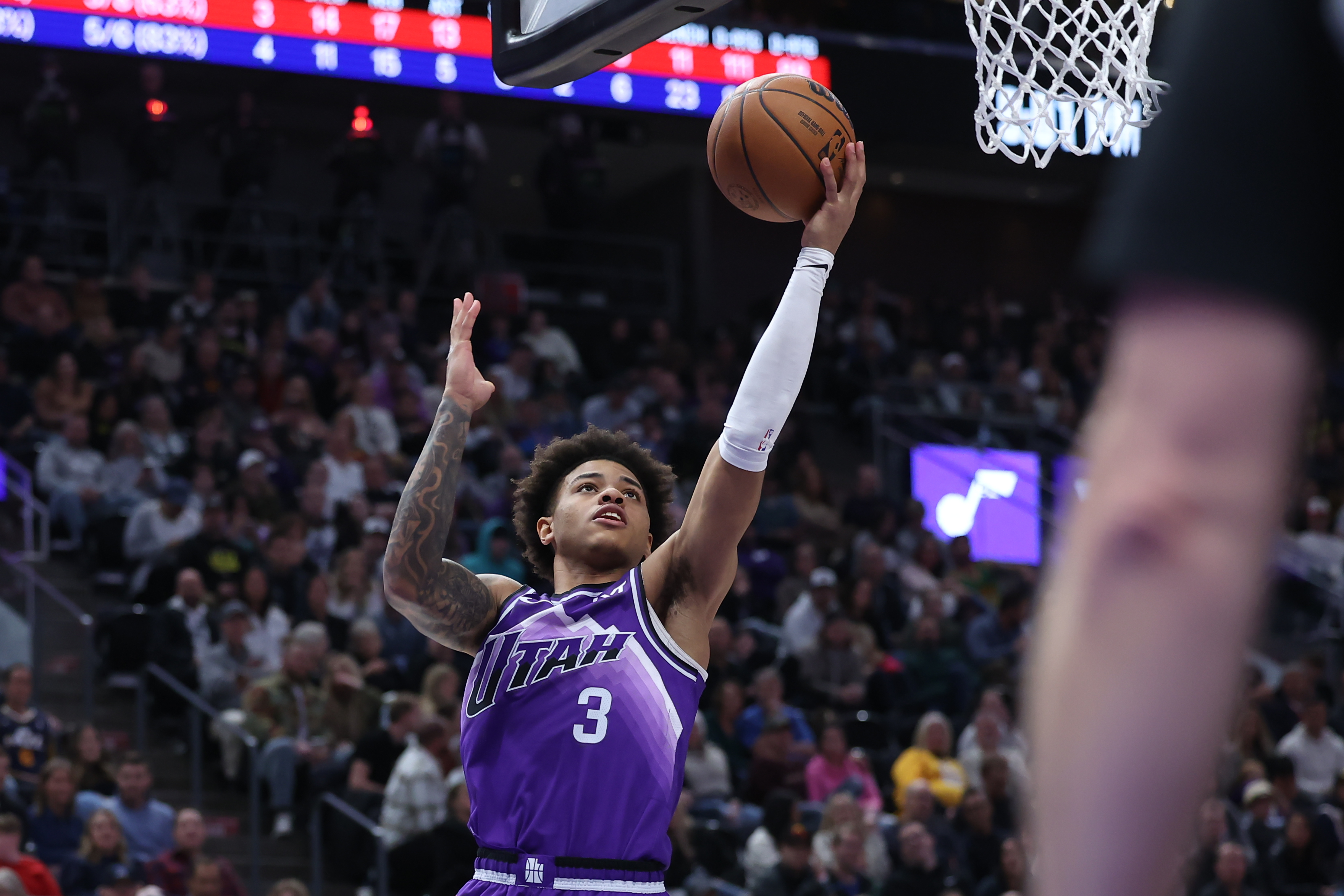 <em></figure>
<p><strong>2023-24 Statistics: 10.9 PPG, 3.0 RPG, 5.0 APG, 0.5 SPG, 0.1 BPG</strong></p>
<p>Keyonte George is living up to the pre-season hype, showcasing his versatile skills in the 2023-24 NBA season. As a 6’4″ guard for the <a href=