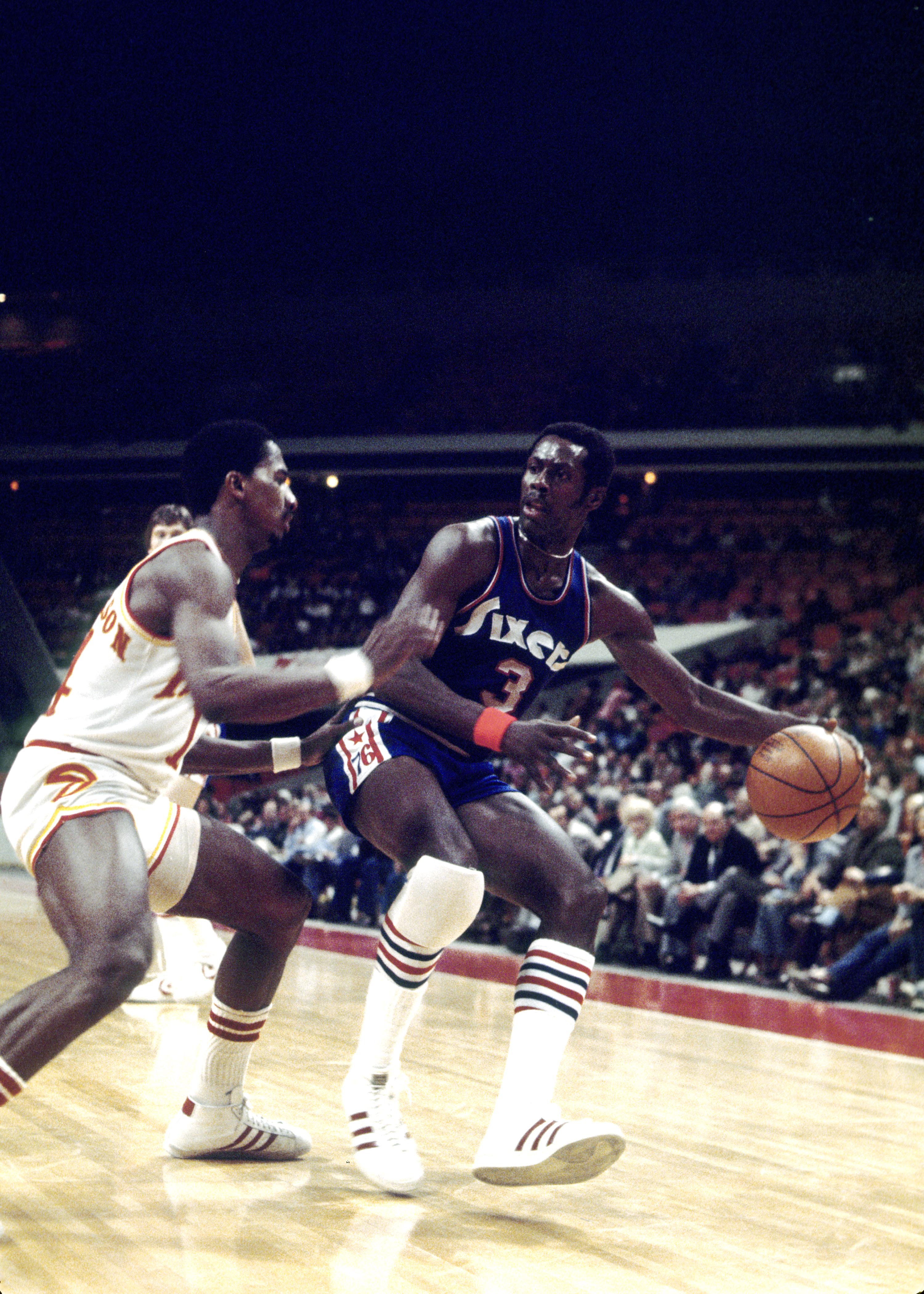 <em></figure>
<p><strong>Season: 1972-73</strong></p>
<p>The 1972-73 Philadelphia 76ers endured a historically challenging season, finishing with a record of 9-73, which at the time, marked the worst record in NBA history for an 82-game season. The team faced struggles on both ends of the court, ranking near the bottom in points per game and last in opponent points per game while also undergoing a ridiculously bad losing streak. </p>
<p>After finishing the previous season in 1972 with a challenging 30–52 record, the Philadelphia 76ers faced an even more daunting start in the subsequent season, losing their first 15 games. A few months later, the team experienced an additional setback with a then-record 20-game losing streak in a single season.&nbsp;</p>
<div></div>
</div>
					<div class=