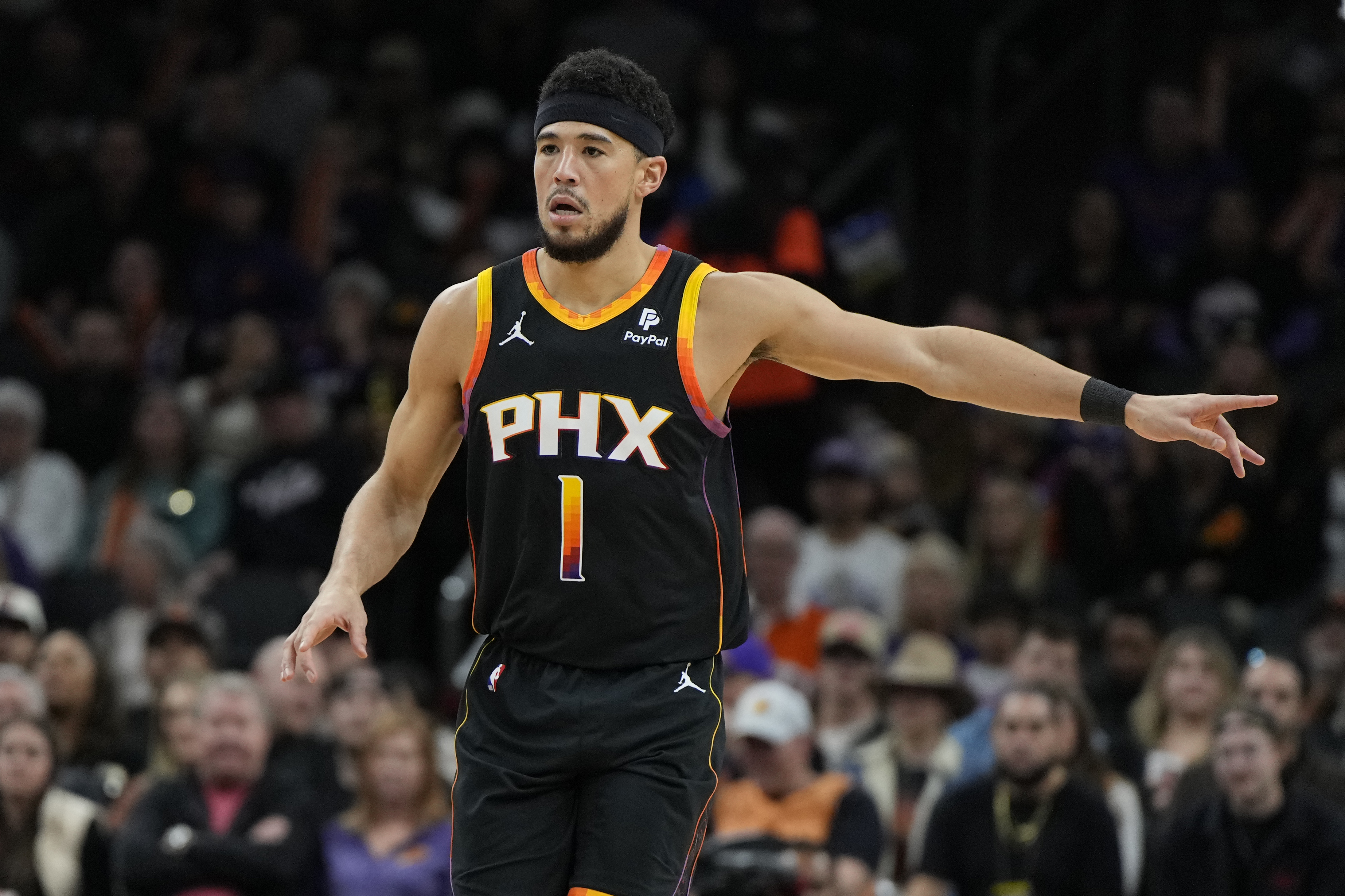 Fans Roast Devin Booker For Not Being Voted As A Top-10 Guard In The West: "He Has No Motion"