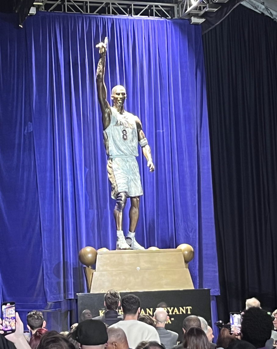 Kobe Bryant statue