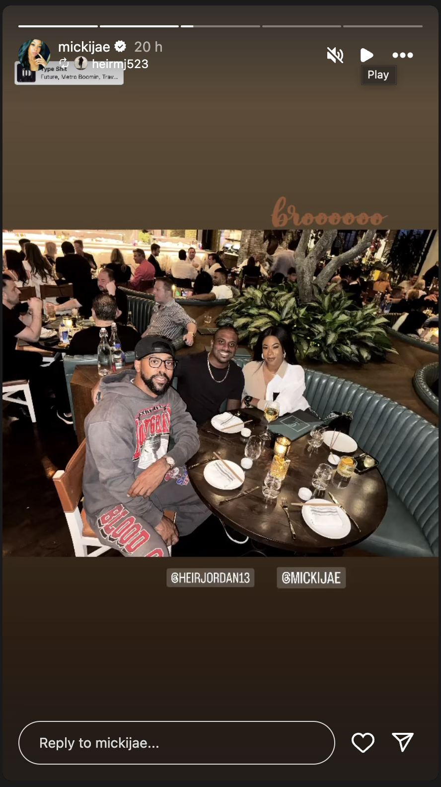 Michael Jordan's Kids Goes Out To Dinner And Take A Picture With NBA Star Rip Hamilton