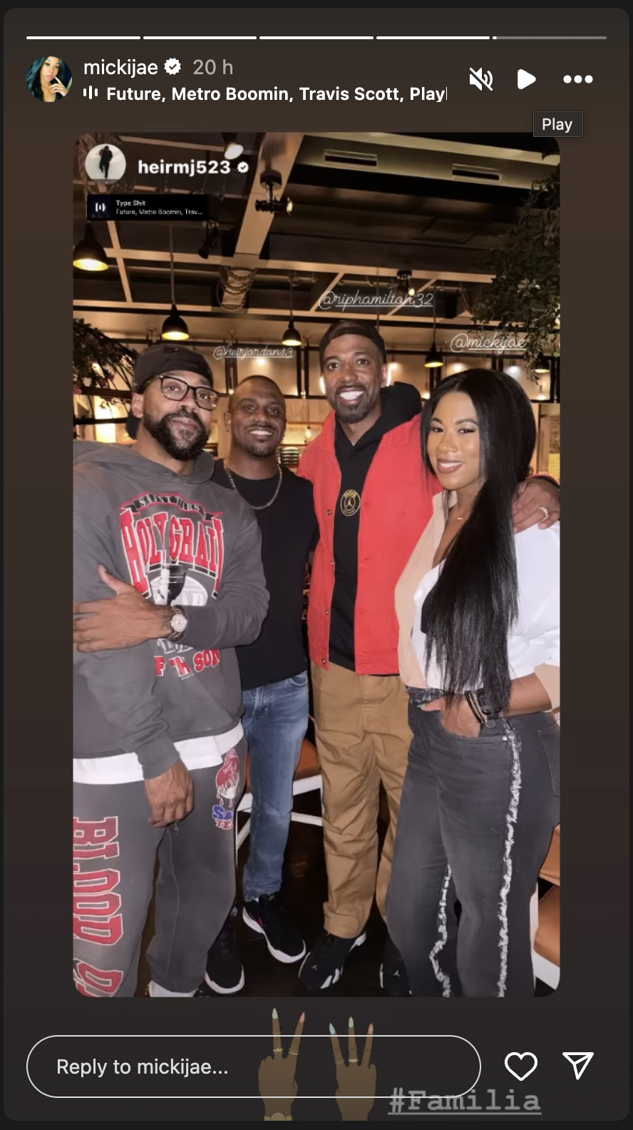 Michael Jordan's Kids Goes Out To Dinner And Take A Picture With NBA Star Rip Hamilton