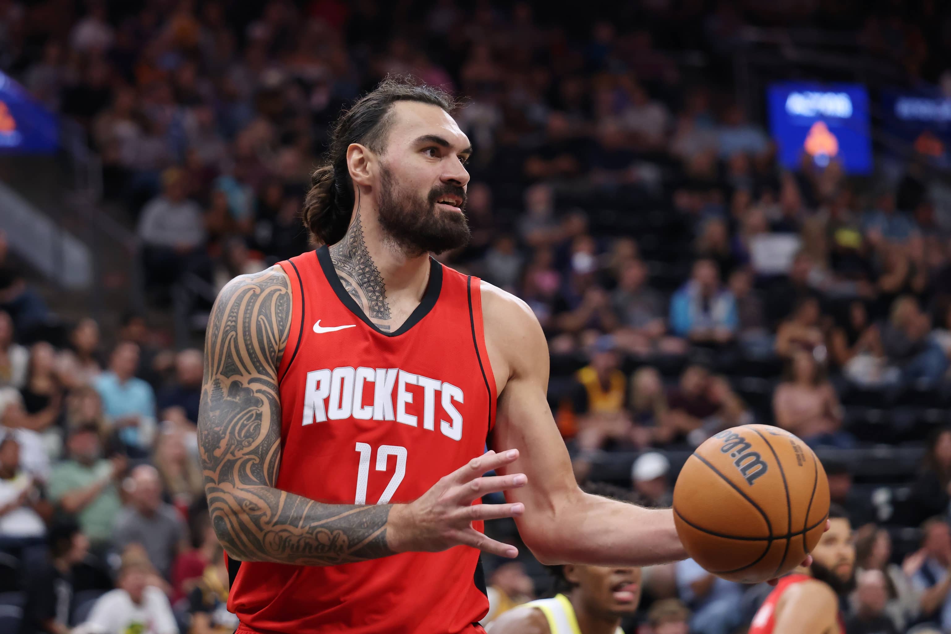 Houston Rockets center Steven Adams Shows Off His Strength, Grabs The Ball, And Easily Lifts Keldon Johnson
