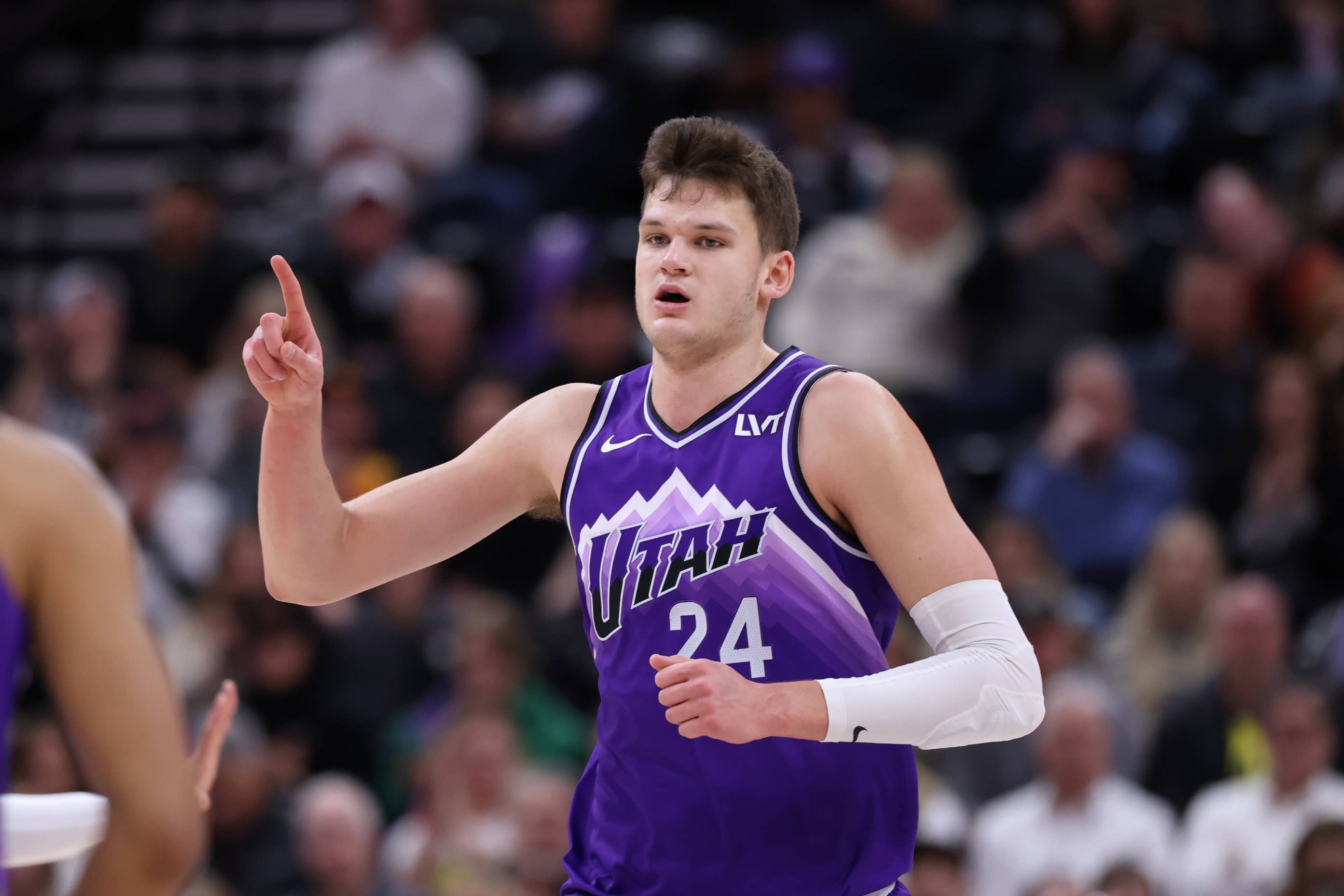 5 Reasons Why The Lakers Should Land Walker Kessler After Good Start