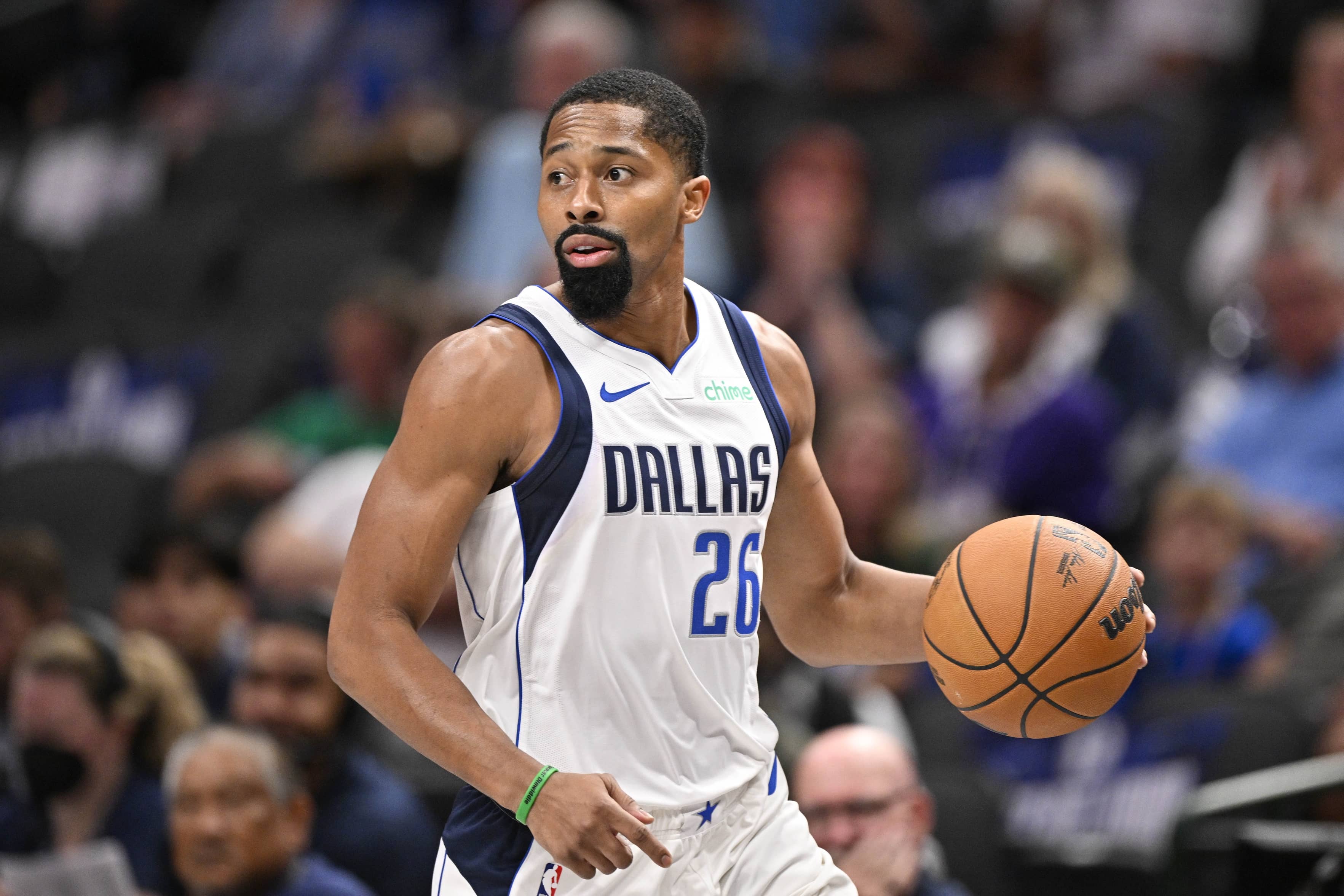 Basketball Teacher Plays 1-On-1 Against NBA Player Spencer Dinwiddie