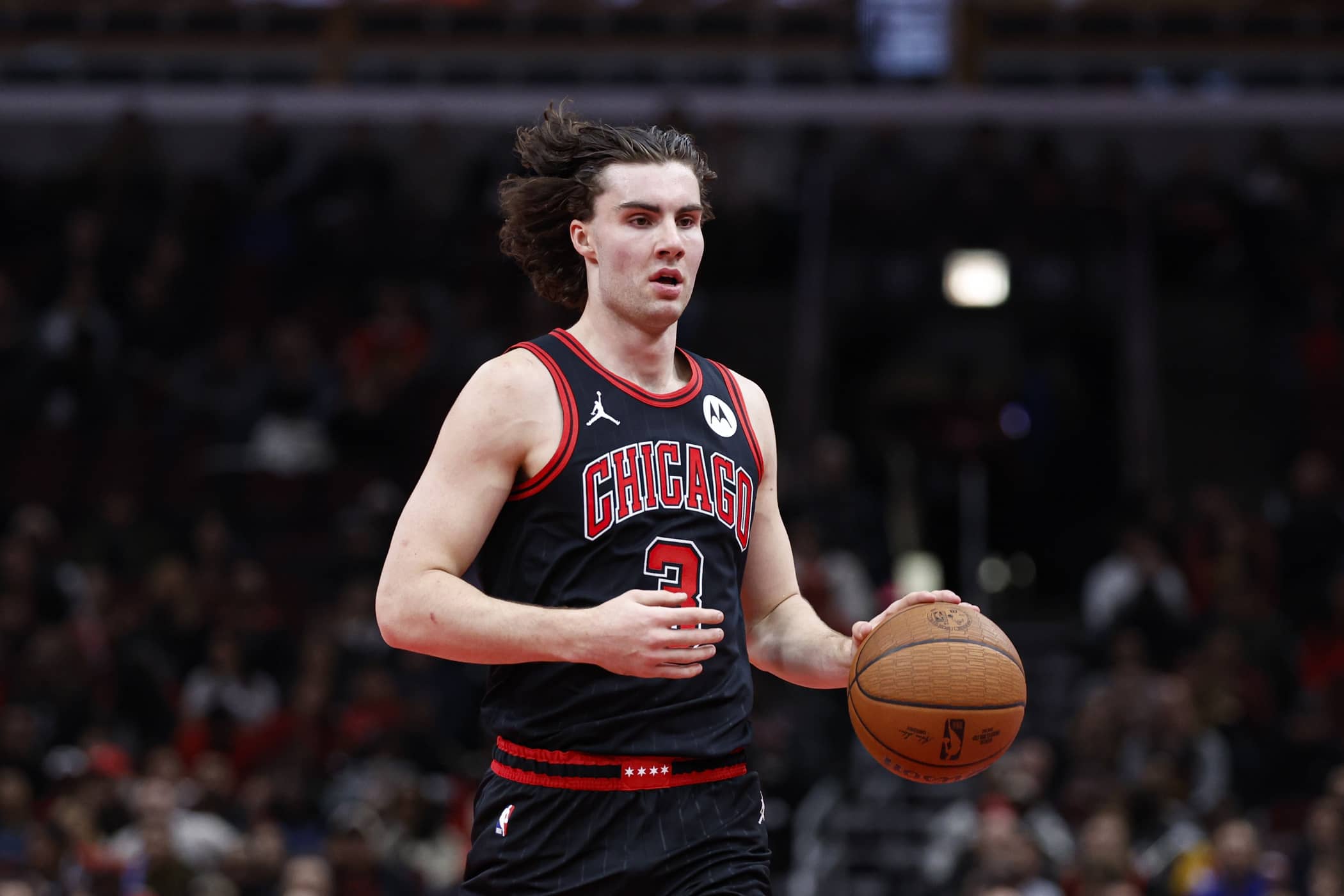 Nov 22, 2024; Chicago, Illinois, USA; Chicago Bulls guard Josh Giddey (3) brings the ball up court against the Atlanta Hawks during the first half at United Center. Mandatory Credit: Kamil Krzaczynski-Imagn Images