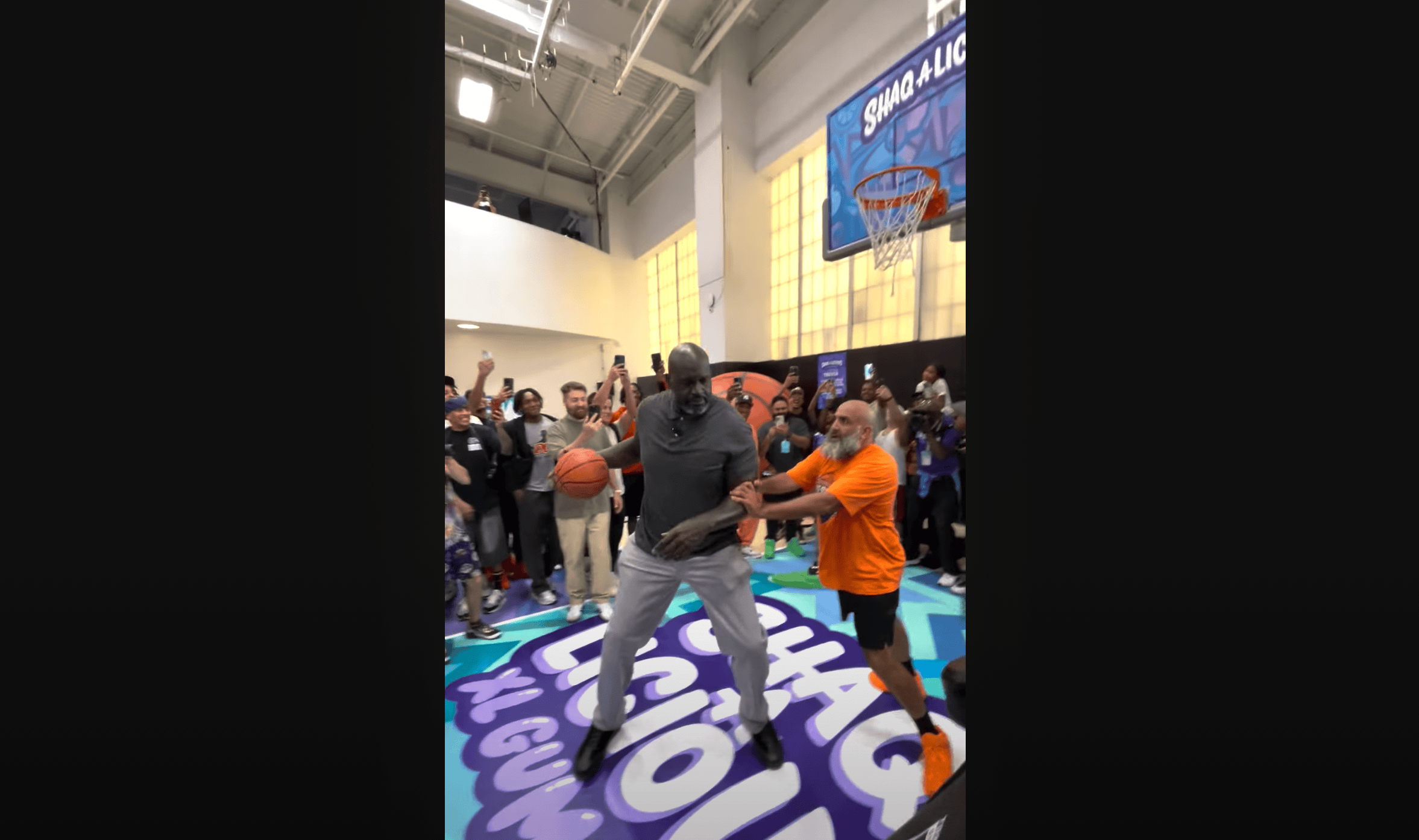 Shaquille O'Neal Cooks NY Hooper With Simple Move In 1-On-1 Duel