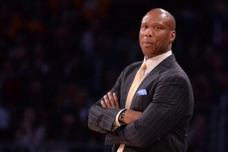 Lakers head coach Byron Scott reacts during an NBA game against the Kings at Staples Center