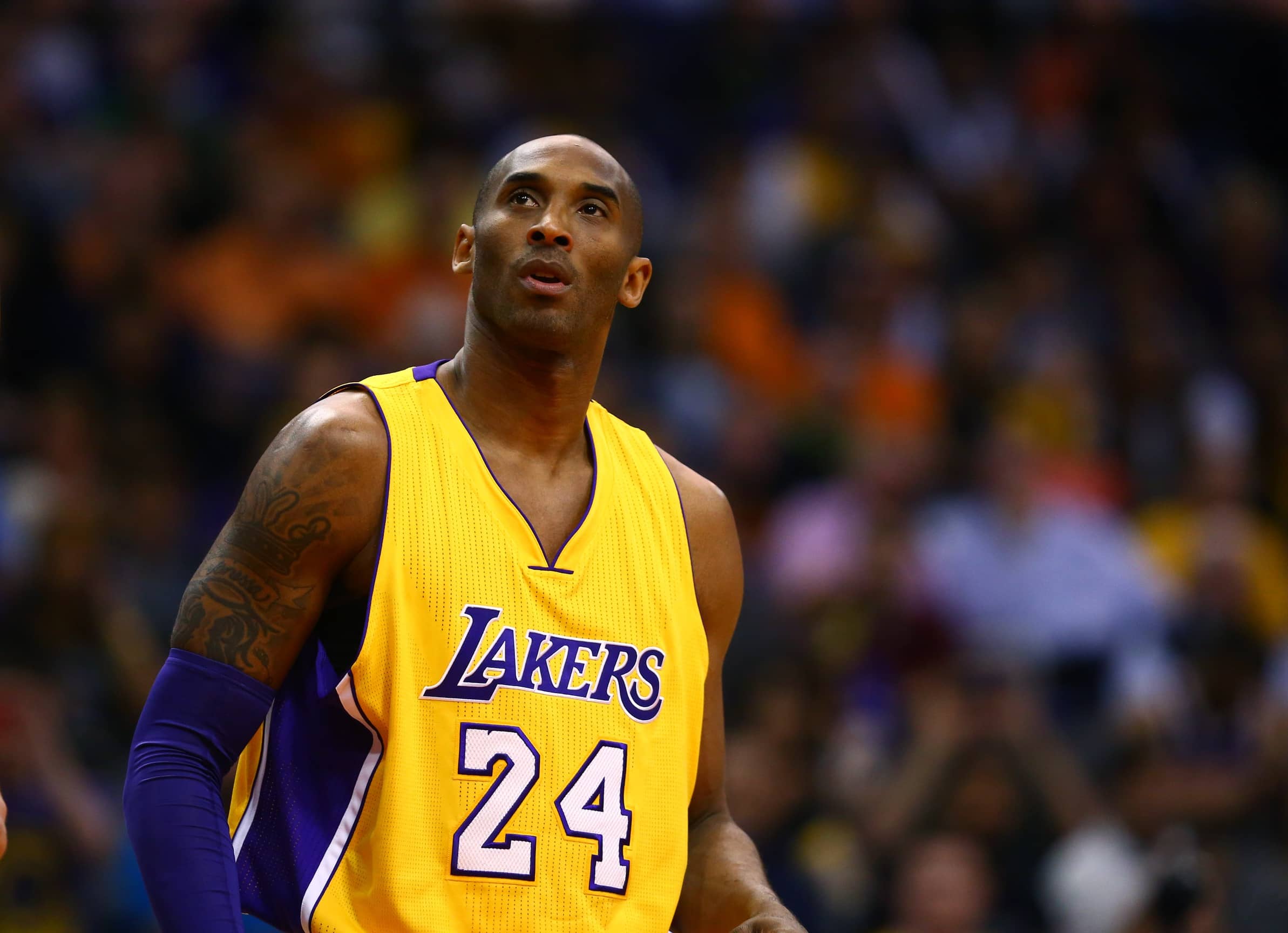 Lakers guard Kobe Bryant against the Phoenix Suns at Talking Stick Resort Arena