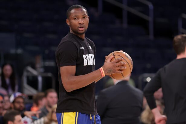 Warriors forward Jonathan Kuminga warms up before a game against the Knicks at Madison Square Garden