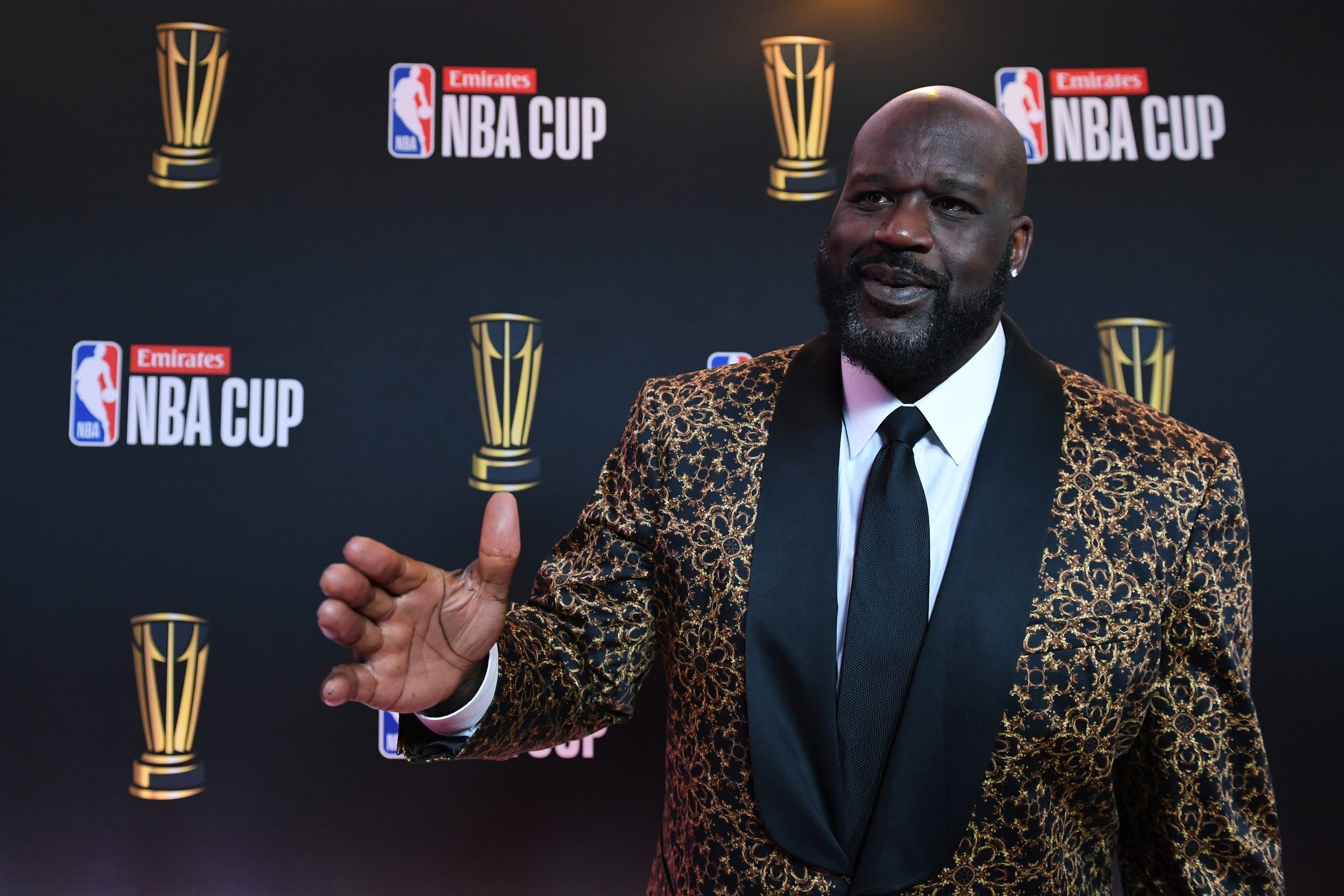 Shaquille O'Neal arrives on the red carpet before the Emirates NBA Cup semifinal game at T-Mobile Arena. Mandatory Credit: Candice Ward-Imagn Images