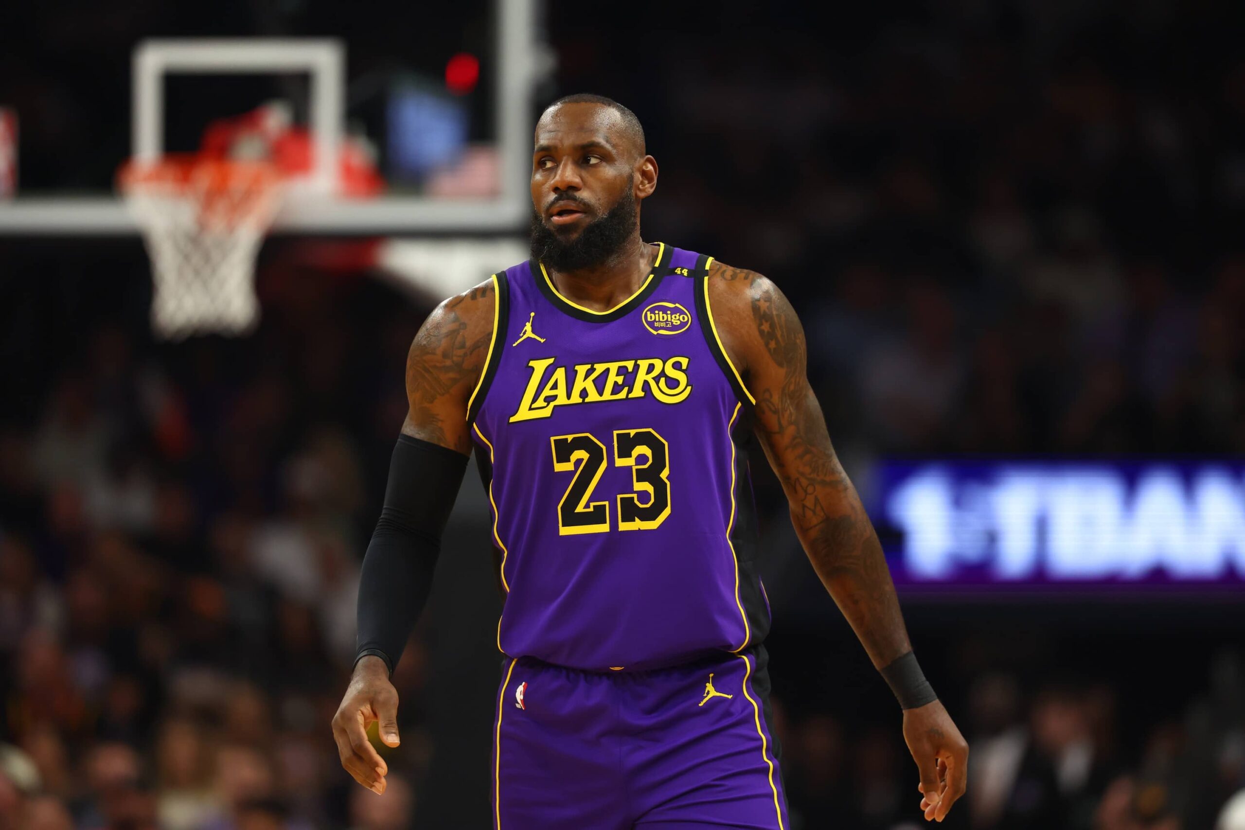 Phoenix, Arizona, USA; Los Angeles Lakers forward LeBron James (23) against the Phoenix Suns at Footprint Center. Mandatory Credit: Mark J. Rebilas-Imagn Images