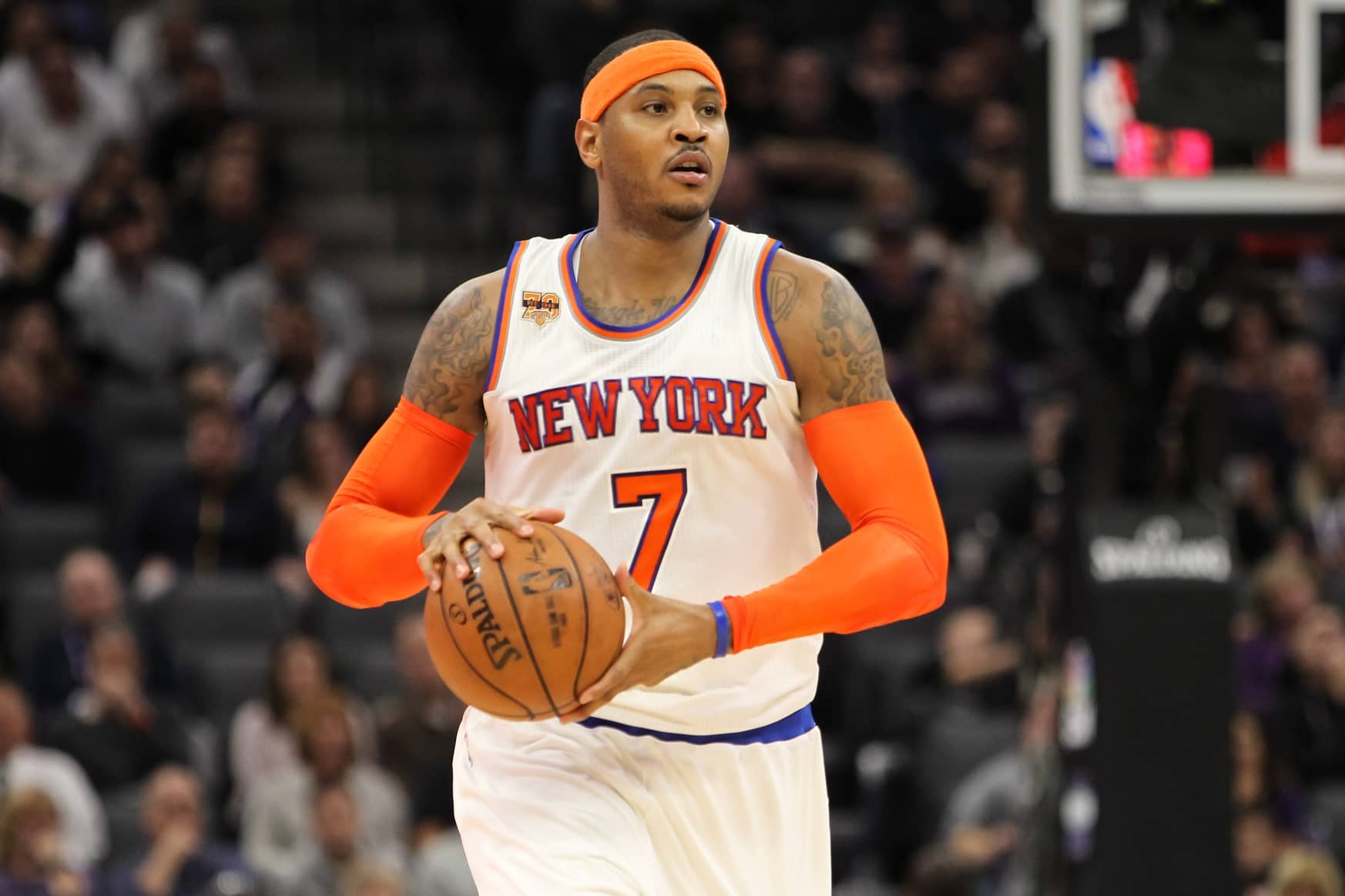 New York Knicks forward Carmelo Anthony (7) looks to pass against the Sacramento Kings during the second quarter at Golden 1 Center.