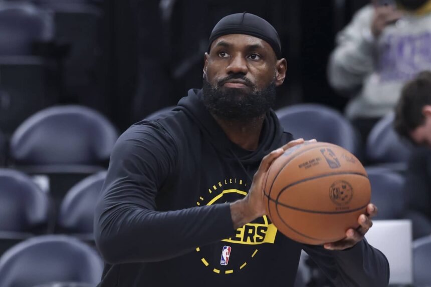 Los Angeles Lakers forward LeBron James (23) warms up before the game against the Utah Jazz at Delta Center.