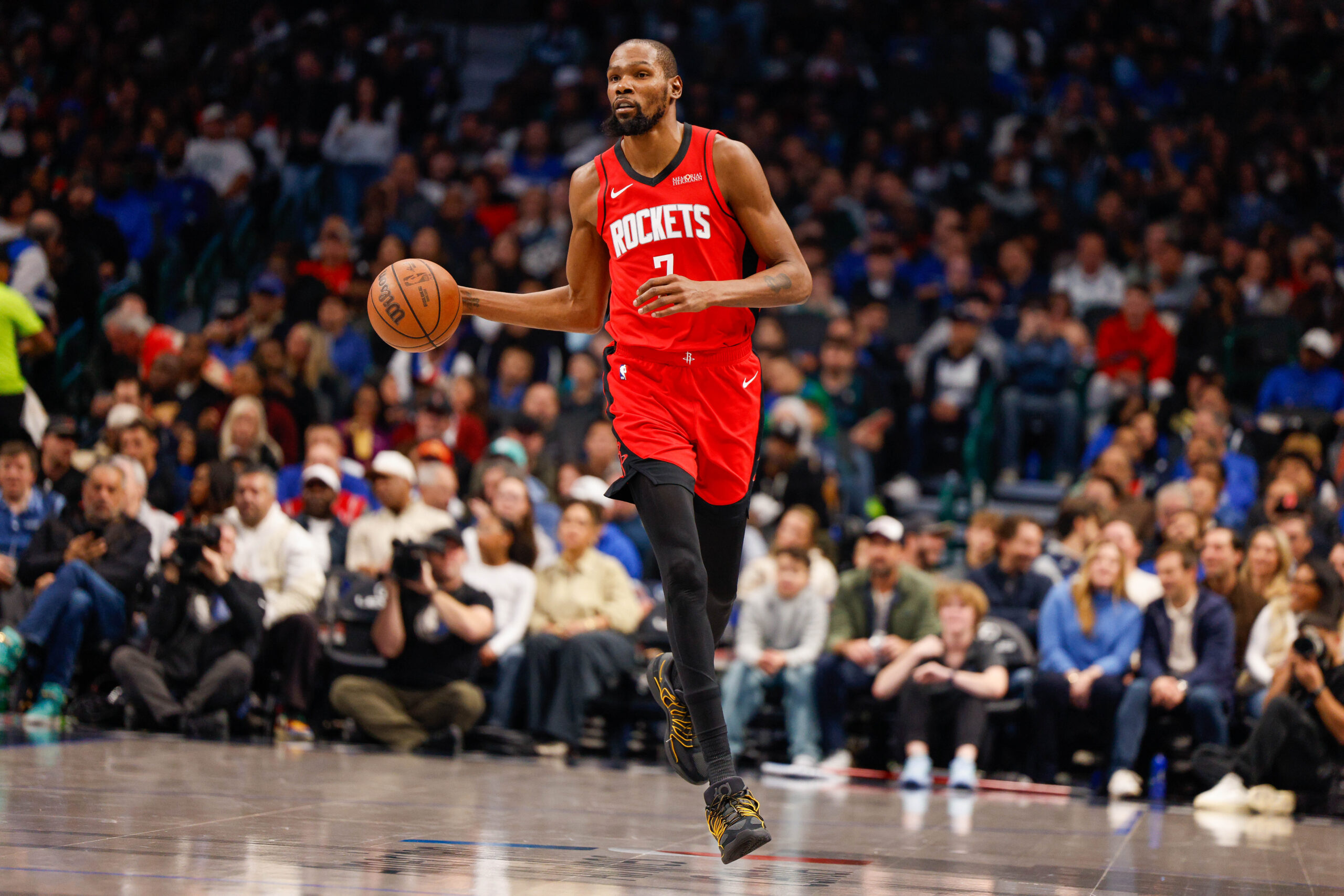 Dec 6, 2025; Dallas, Texas, USA; Houston Rockets forward Kevin Durant (7) brings the ball up the court during the first quarter against the Dallas Mavericks at American Airlines Center. Mandatory Credit: Andrew Dieb-Imagn Images