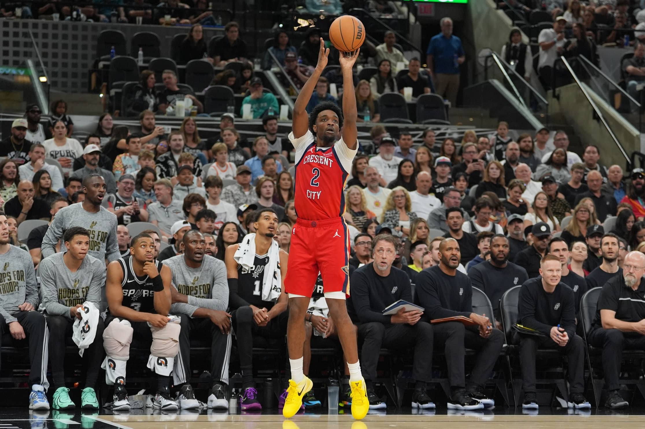 San Antonio, Texas, USA; New Orleans Pelicans forward Herbert Jones (2) shoots in the first half against the San Antonio Spurs at Frost Bank Center. Mandatory Credit: Daniel Dunn-Imagn Images