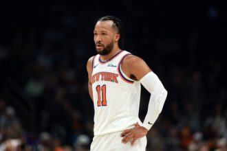 Phoenix, Arizona, USA; New York Knicks guard Jalen Brunson (11) against the Phoenix Suns at Mortgage Matchup Center. Mandatory Credit: Mark J. Rebilas-Imagn Images