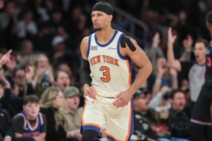 New York, New York, USA; New York Knicks guard Josh Hart (3) gestures after making a three-point shot in the fourth quarter against the Miami Heat at Madison Square Garden. Mandatory Credit: Wendell Cruz-Imagn Images