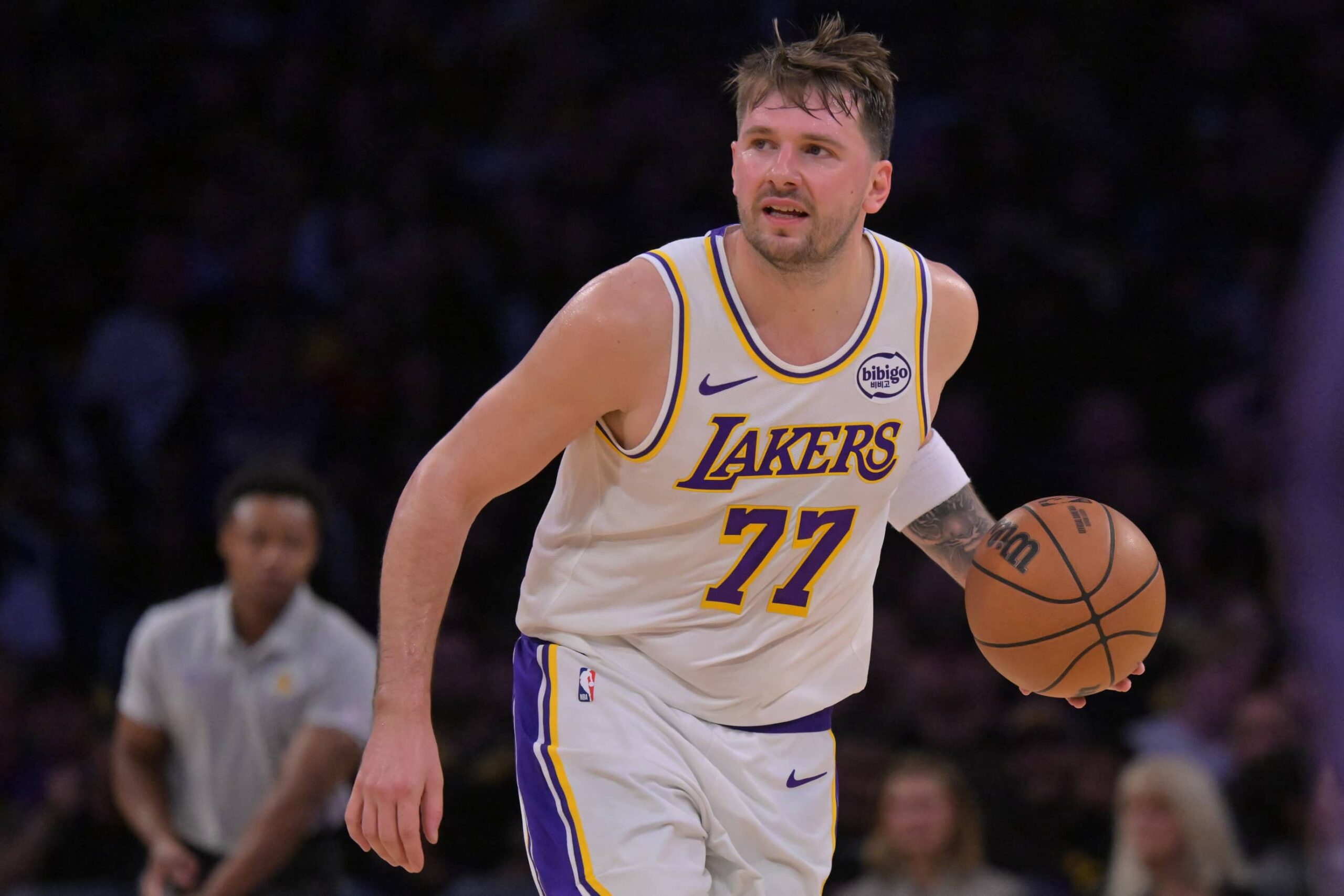 Los Angeles Lakers guard Luka Doncic (77) handles the ball in the second half against the Sacramento Kings at Crypto.com Arena.