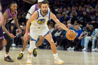 Jan 25, 2026; Minneapolis, Minnesota, USA; Golden State Warriors guard Stephen Curry (30) drives to the basket against the Minnesota Timberwolves in the fourth quarter at Target Center. Mandatory Credit: Matt Blewett-Imagn Images