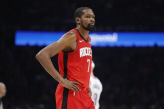 Oklahoma City, Oklahoma, USA; Houston Rockets forward Kevin Durant (7) walks onto the court after a time out against the Oklahoma City Thunder during the second half at Paycom Center. Mandatory Credit: Alonzo Adams-Imagn Images