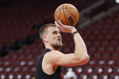Golden State Warriors center Kristaps Porzingis