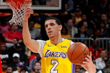 Lonzo Ball in action for the Lakers.