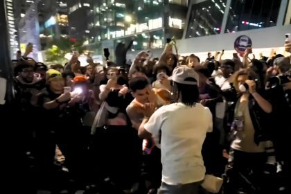 Tensions flared between Knicks fans and the NYPD at Bryant Park on Monday night. Mandatory Credit: @ScooterCasterNY - X